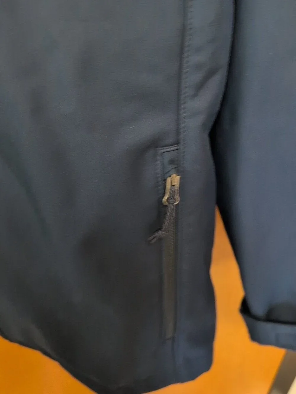 Columbia Men's M Navy Ascender Softshell Jacket Wind/Rain Resistant EUC‎ Zip Up